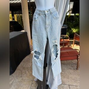 BLUE SAVVY Women’s Distress Mom Jeans Size 5/27